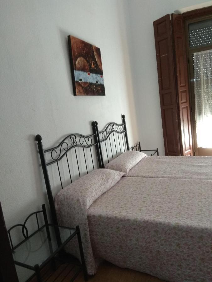Pension Carretero Caces Buitenkant foto